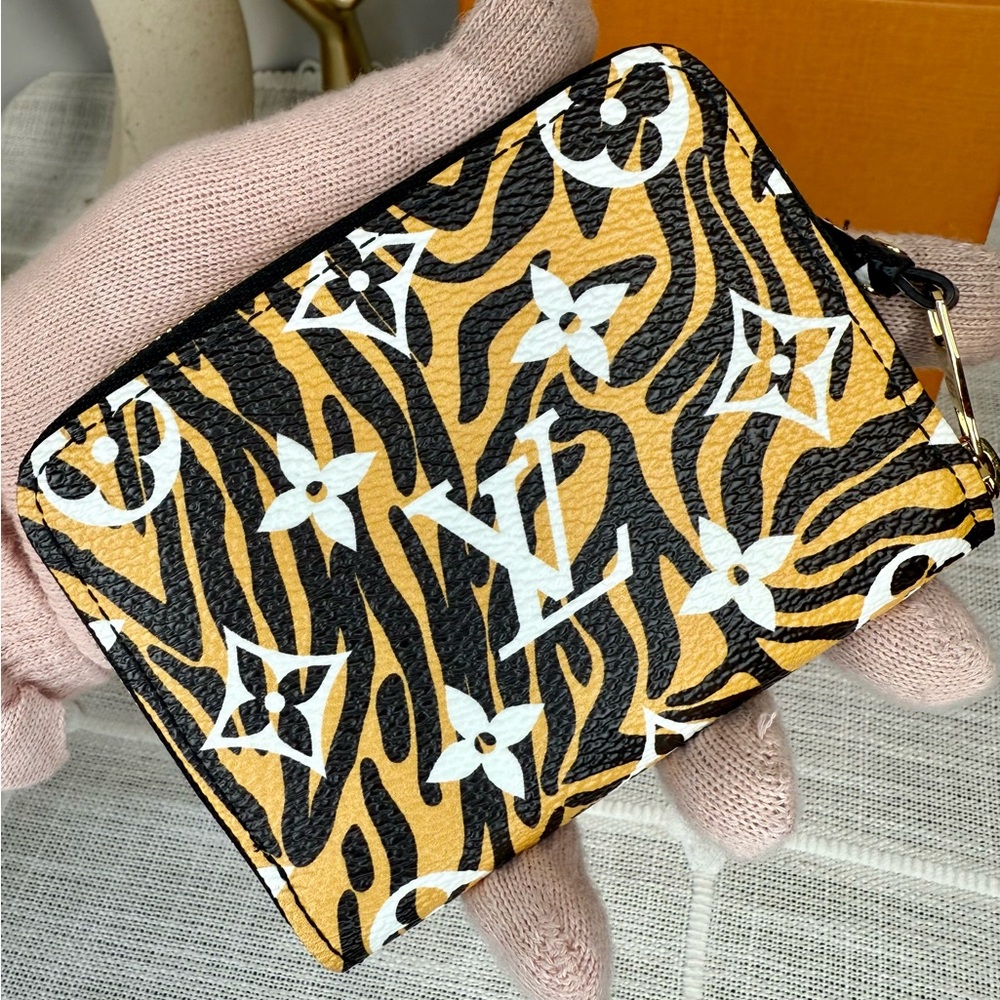 NEW! Louis Vuitton Monogram Giant Jungle Zippy Coin Purse Wallet - Picture 9 of 16